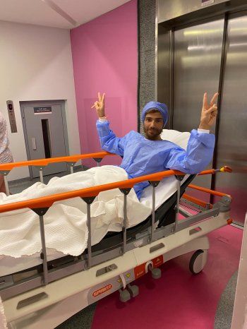 شاهد .. شادي شامل يخضع لعملية جراحية