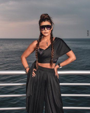 شاهد .. بالصور - نادين الراسي بإطلالة من بيروت وتوجّه رسالة الى متابعيها