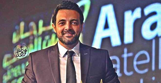 عمرو ياسين يشتكي فندق مشهور بسبب مراته