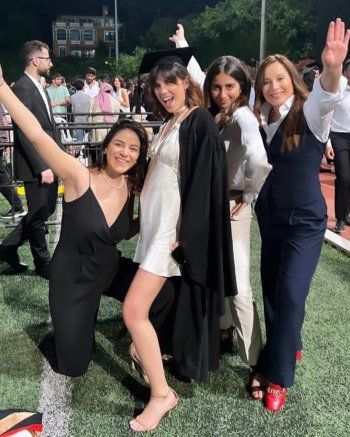 شاهد .. كارين رزق الله تحتفل بتخرج ابنتها