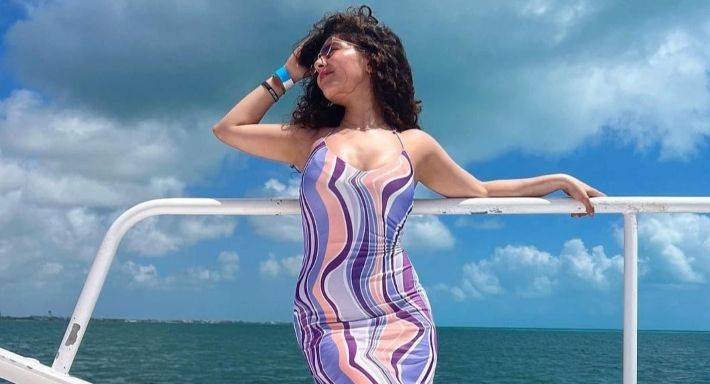 مايان السيد تبرز إنوثتها خلال جلسة تصوير جديدة – شاهد