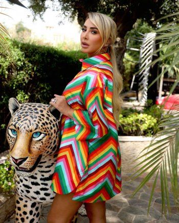 شاهد .. ألماسة خاتم زواج جويل ماردينيان الأكبر من إصبعها تحدث بلبلة بين الجمهور - بالصور