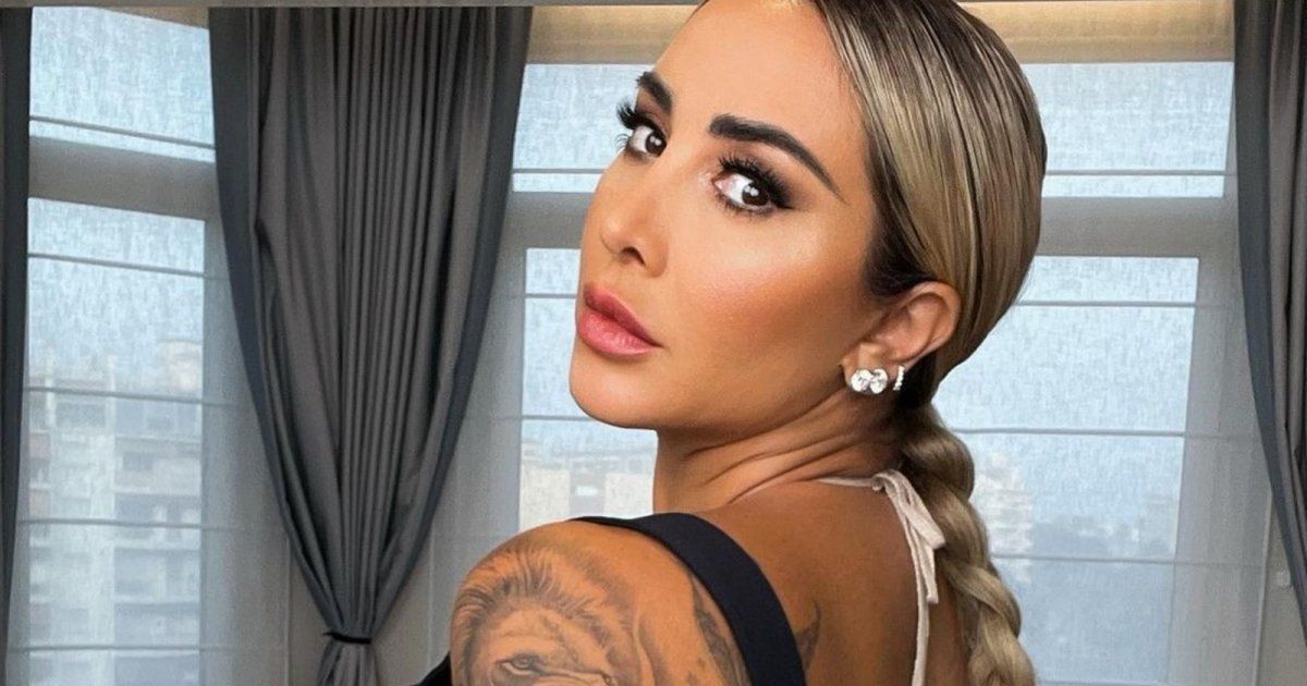 شاهد .. ألماسة خاتم زواج جويل ماردينيان الأكبر من إصبعها تحدث بلبلة بين الجمهور - بالصور