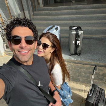 شاهد .. محمد كيلاني يحتفل بعيد ميلاد زوجته بطريقة رومانسية