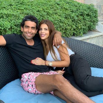 شاهد .. محمد كيلاني يحتفل بعيد ميلاد زوجته بطريقة رومانسية