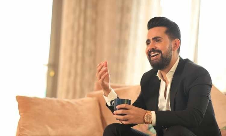 شاهد .. قصي حاتم يطلق "حبني و إكسر الشر"