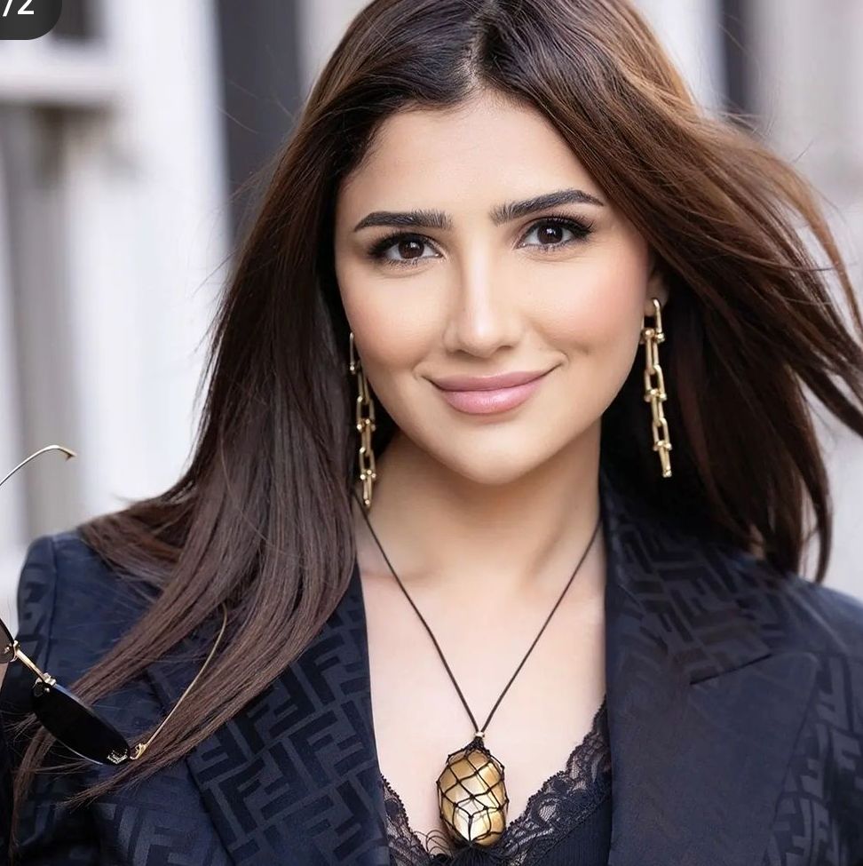 الاسود يليق بك .. مي عمر تسحر متابعيها بإطلالة جذابة – شاهد