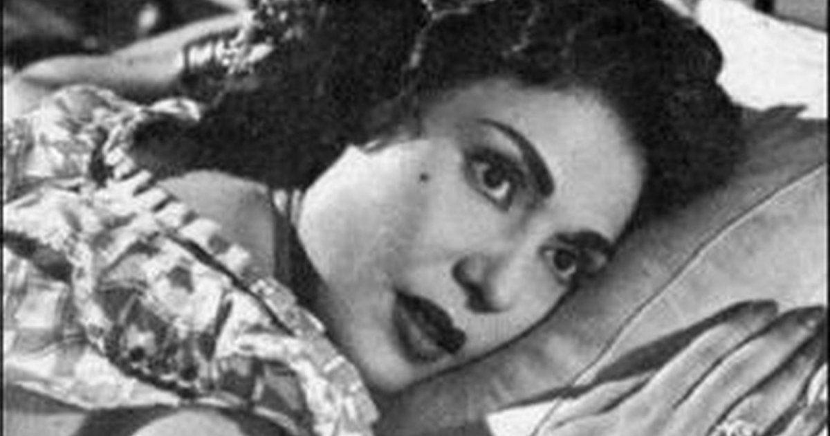 شاهد .. صورة قديمة لـ تحية كاريوكا أثناء عملها في كازينو بديعة مصابني.. هكذا كانت