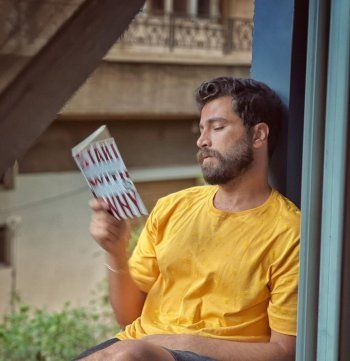 شاهد .. بالصورة - معتصم النهار بإطلالة جديدة وماذا يسأل نفسه؟