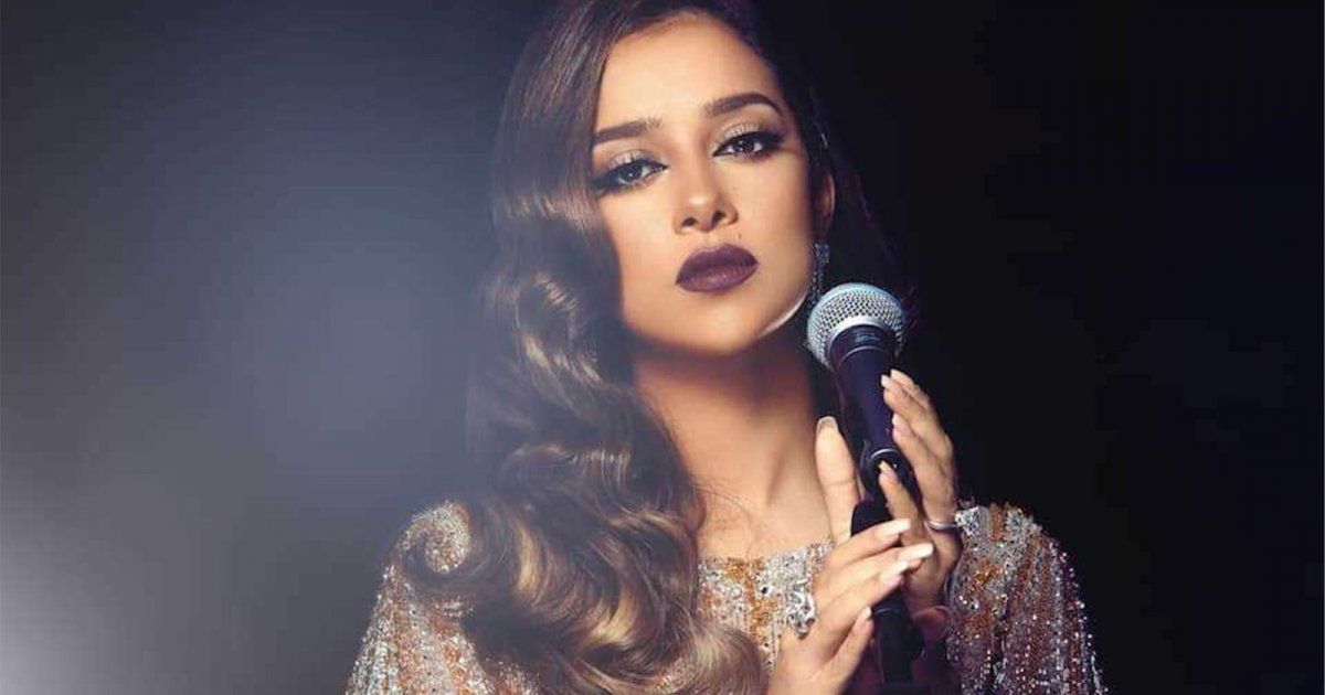 شاهد .. بلقيس تثير الجدل بفيديو وهي تحلق "ذقنها" بالشفرة !!