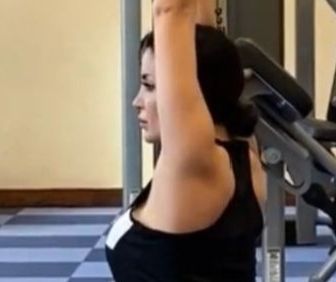 نسرين طافش تستعرض رشاقتها من داخل الجيم- شاهد