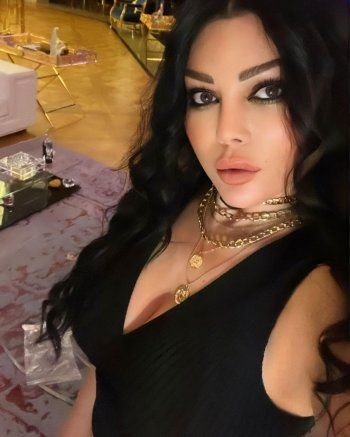 شاهد .. هيفا وهبي تخطف أنظار المتابعين بأحدث إطلالاتها.. والجمهور يتغزل بجمالها