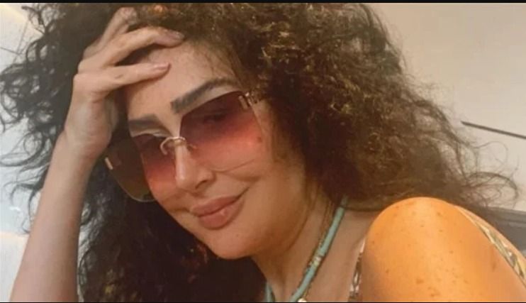 بالتاتوه والشعر الكيرلي .. غادة عادل غزالة رايقة في أحدث ظهور – شاهد