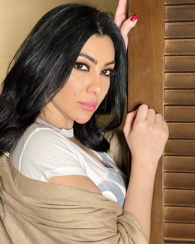 بالصور .. ميريهان حسين قمر كالعادة في أحدث جلسة تصوير