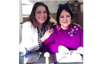 شاهد .. صورة لدلال عبد العزيز من كواليس "تسليم أهالي" لدنيا سميرغانم.. إليكم كيف بدت