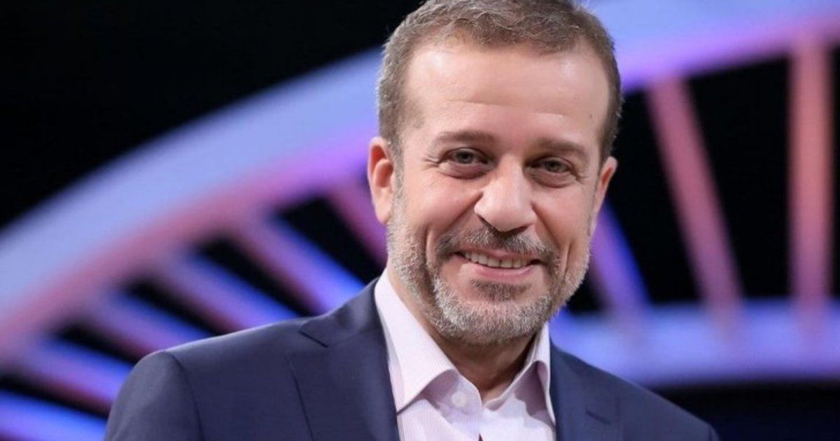 شاهد .. شريف منير وابنته يتبادلان الرسائل.. ويضعان حد لتدخّل الناس