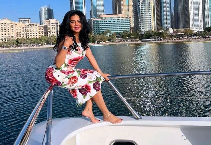 رانيا يوسف قلبت الدنيا في دبي بسبب الفستان الجديد : شاهد