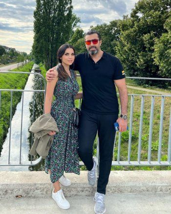 شاهد .. بعد سلسلة الإنتقادات.. زوجة باسم ياخور تتدخل