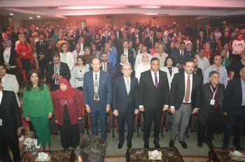 شاهد .. محمد صبحي مكرماً.. بالصور