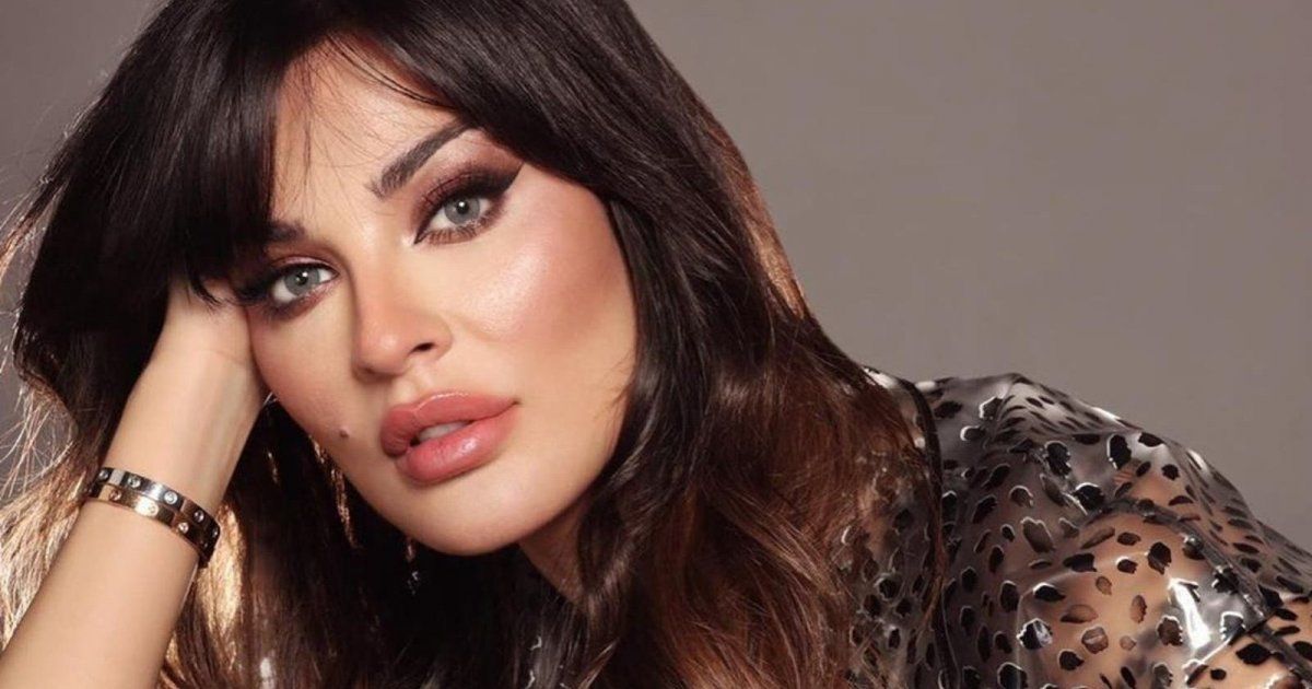 شاهد .. نادين نسيب نجيم تضج مواقع التواصل الإجتماعي بإطلالة إغريقية.. وتظهر برفقة هبة نور