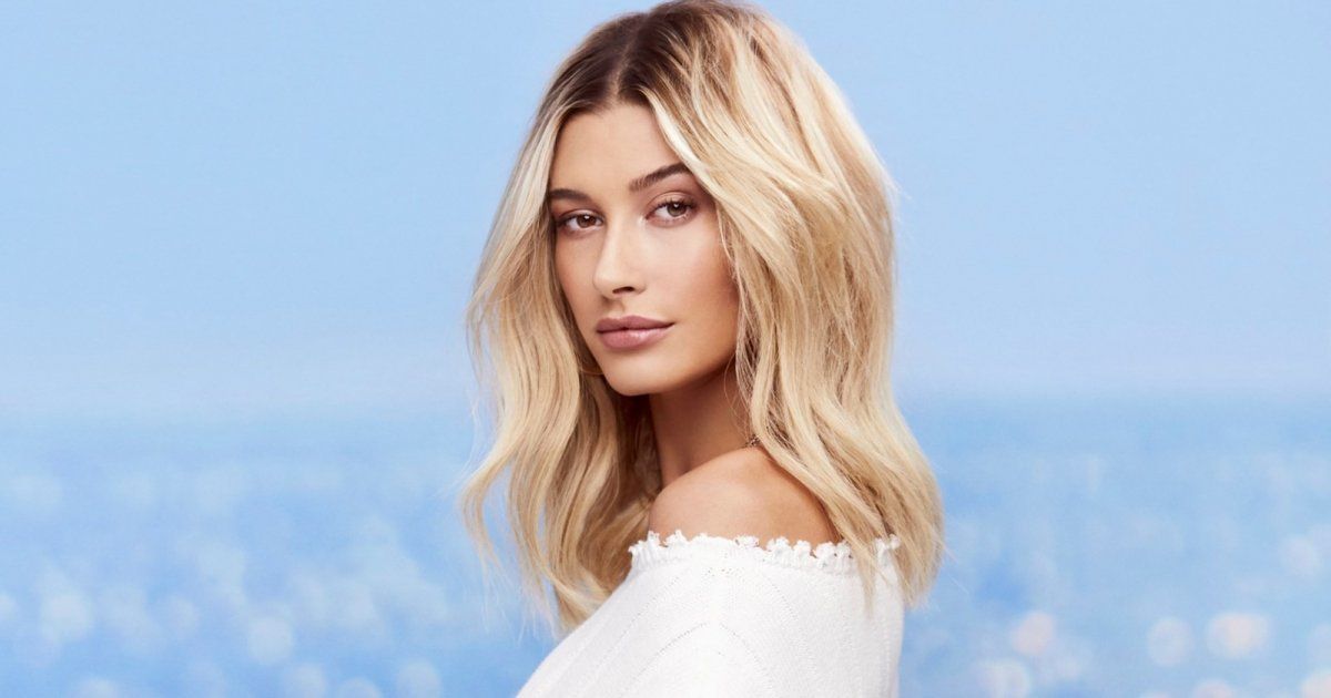 شاهد .. هايلي بيبر تسحر المتابعين بإطلالة باللون الأخضر.. شاهد