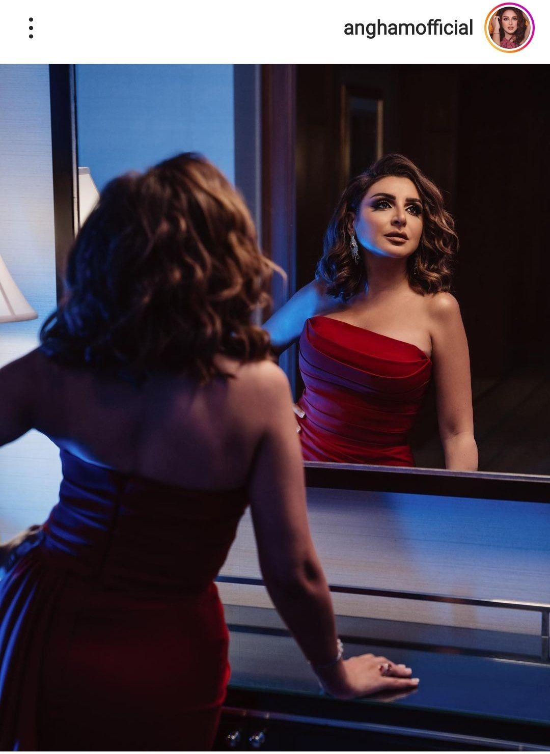 أنغام قدام مرايتها عادي بتتدلع براحتها – شاهد