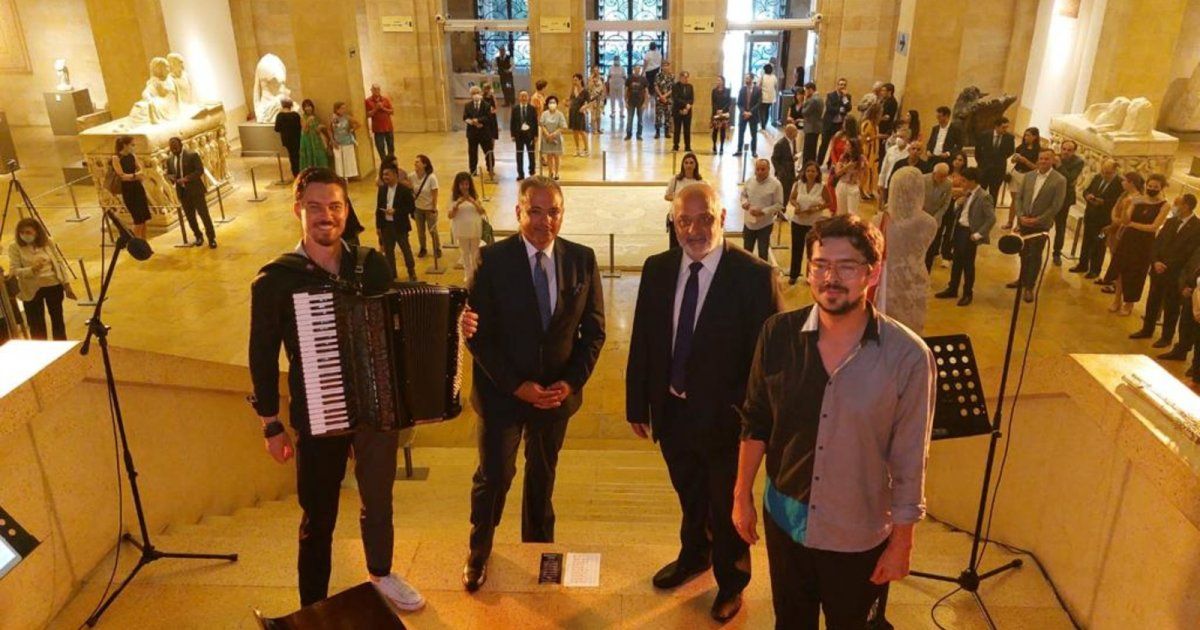 شاهد .. وزير الثقافة المرتضى في أمسية موسيقية كولومبية: "تبقى الثقافة نافذة الامل التي من خلالها ننظر الى المستقبل"