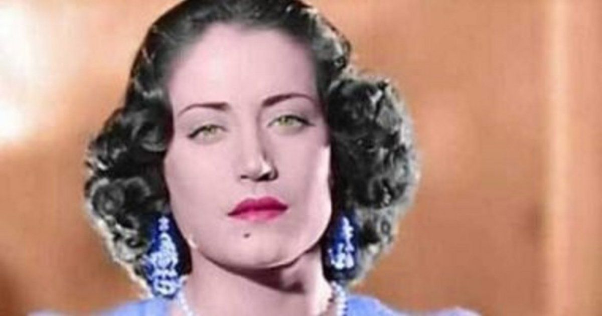 شاهد .. صورة نادرة لـ أسمهان تجمعها بوالدها وشقيقتها التي رحلت باكراً