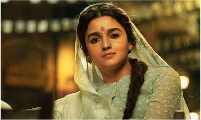 شاهد .. بالصورة - عليا بهات تشوق متابعيها لفيلم زوجها كابور