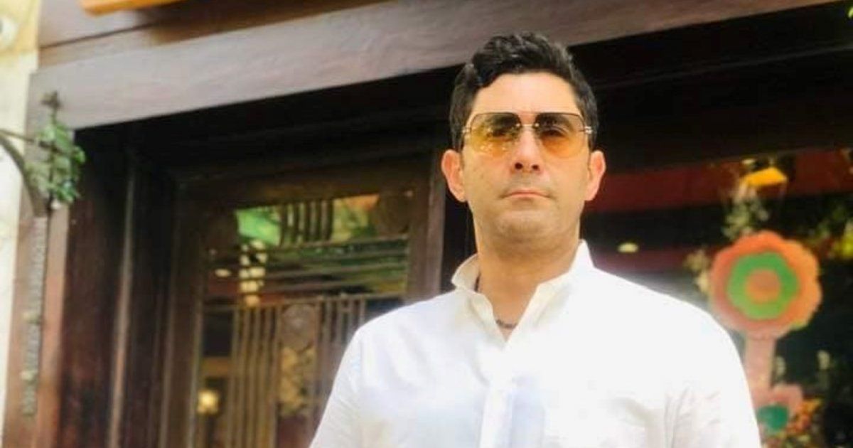 شاهد .. أحمد شاكر يعيش الرعب وينجو وعائلته من حريق كبير