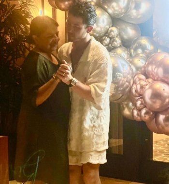 شاهد .. بالصور- بريانكا شوبرا ونيك جوناس يحتفلان بمرور 6 أشهر على ولادة إبنتهما