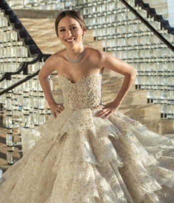 شاهد .. جميلة عوض تثير الجدل حول حقيقة زواجها بعد ظهورها بفستان زفاف-بالصور