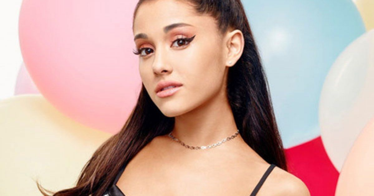 شاهد .. لن تصدقوا ما حصل لتمثال أريانا غراندي-بالصورة