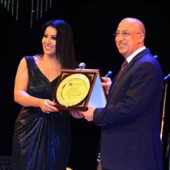 شاهد .. سمية الخشاب تتلقى تكريماً بهذه المناسبة