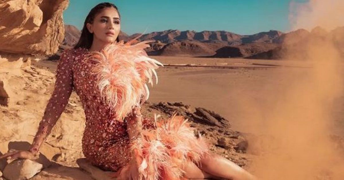 شاهد .. بالصور- إطلالة مي عمر الأخيرة تلفت الأنظار وتشعل مواقع التواصل