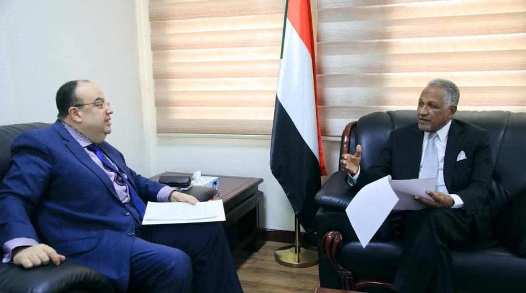 بحث الترتيبات الخاصة بعقد لجنة المعابر بين السودان و مصر