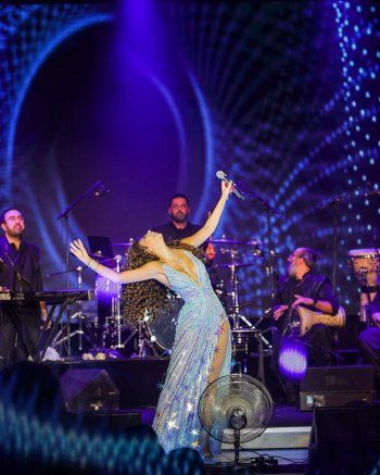 شاهد .. بالصور- ميريام فارس تشعل مواقع التواصل الإجتماعي بإطلالتها الأخيرة