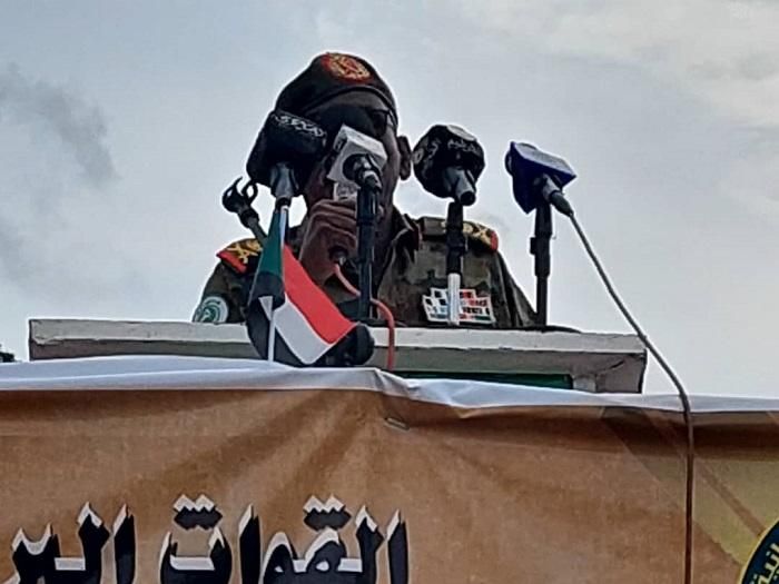 قائد الفرقة الرابعة عشرة مشاة: القوات المسلحة صمام امان للوطن