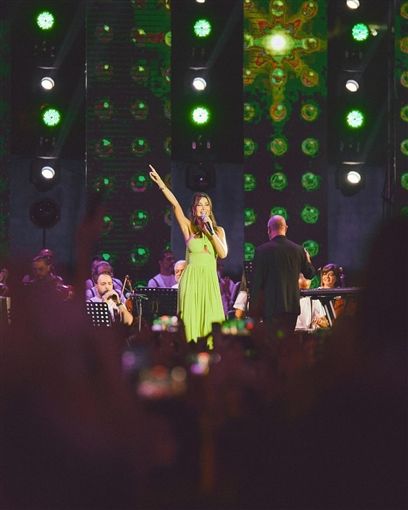 فستان ” نانسي عجرم ” الجديد مدخل هوا من كل حتة – شاهد