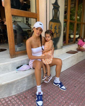 شاهد .. هاندا أرتشيل بإطلالة رياضية وعفويتها حديث المتابعين