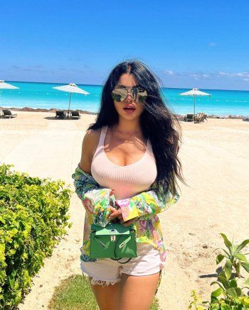 شاهد .. هيفا وهبي بإطلالة صيفية مميزة من الشاطئ