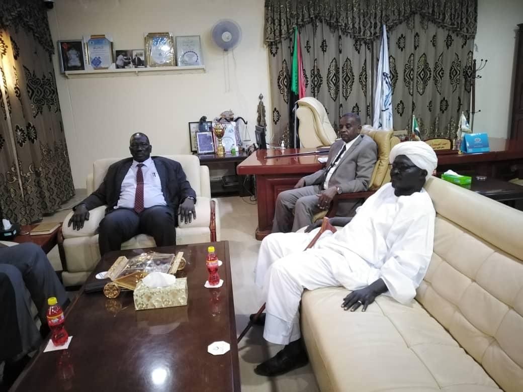 بادي يبحث  برامج وتحديات المرحلة المقبلة بالنيل الازرق   