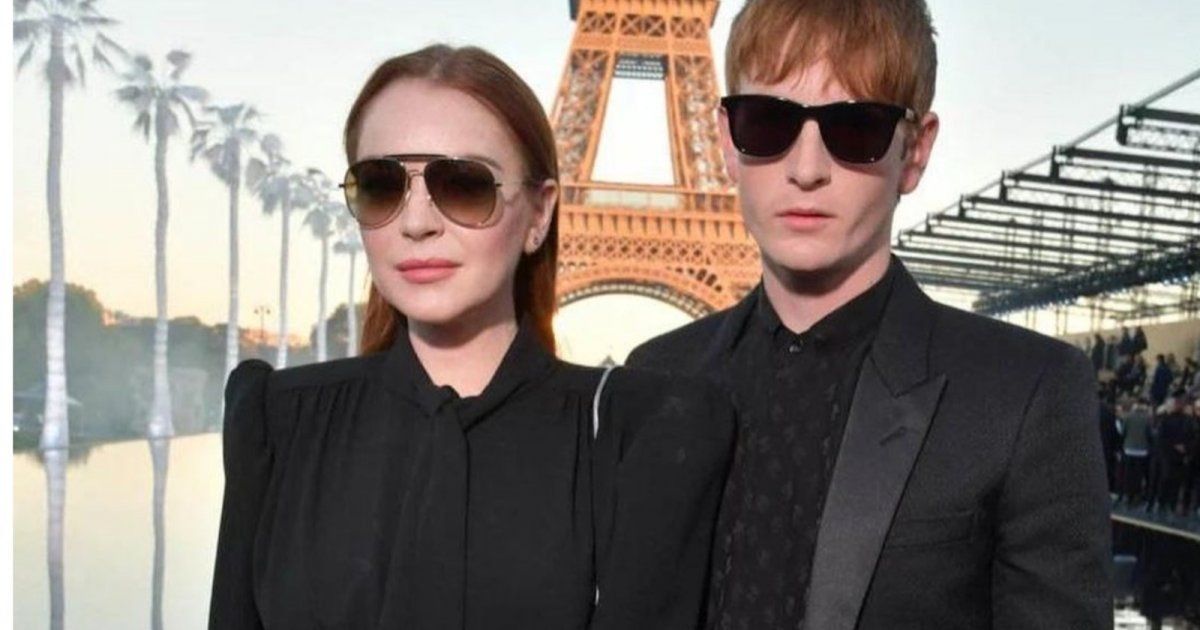 شاهد .. بالصورة - ليندسي لوهان بين ذراعي شقيقها