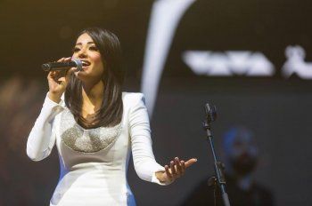 شاهد .. رحمة رياض تطل باللون الأيبض.. ويتفاعل المتابعون مع جمالها