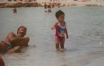 شاهد .. ابنة عامر منيب تستذكر والدها في ذكرى ميلاده الـ 59