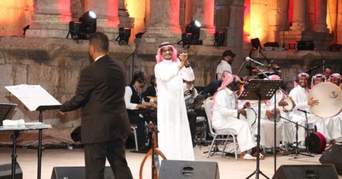 شاهد .. رابح صقر يشعل الأجواء على المسرح بحفله الأخير بوصلة رقص