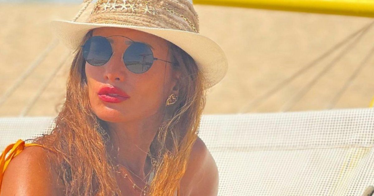 شاهد .. زينة تتصدر بـ "الليلة واللي فيها" قائمة أفضل المسلسلات وتودع الساحل بصور في البحر