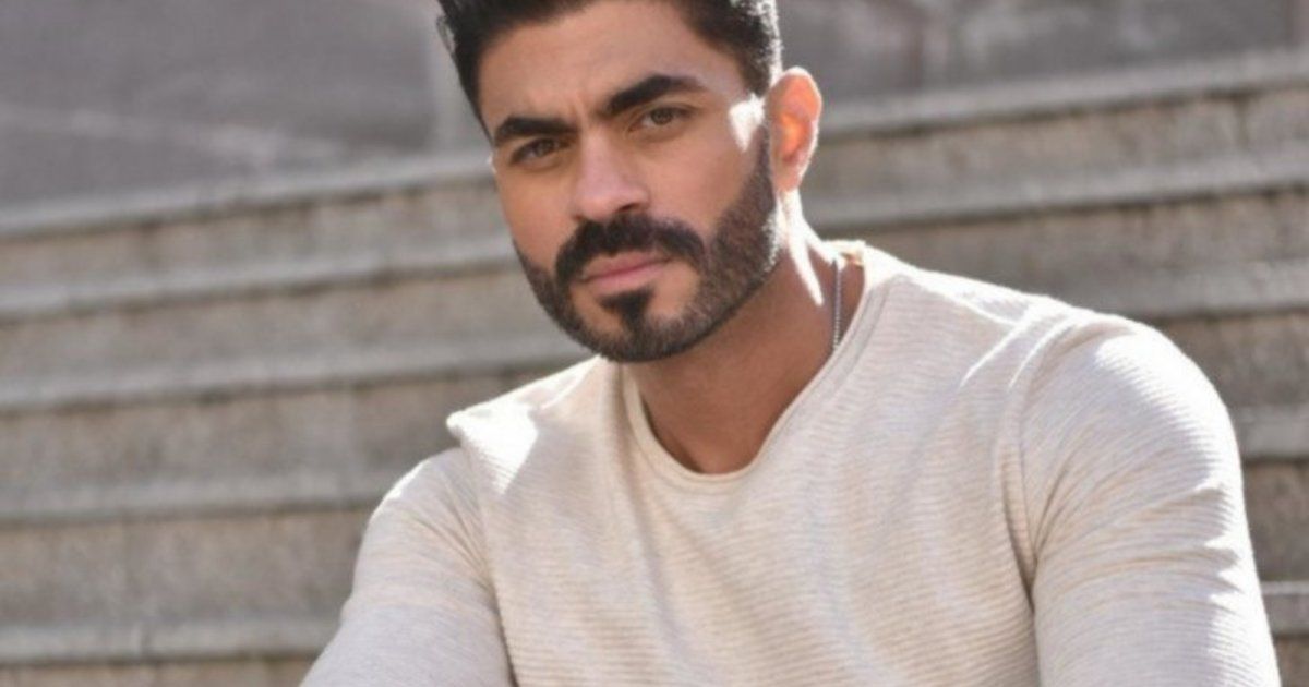 شاهد .. خالد سليم يتغزل بزوجته ويعبر عن حبه لها بهذه الكلمات