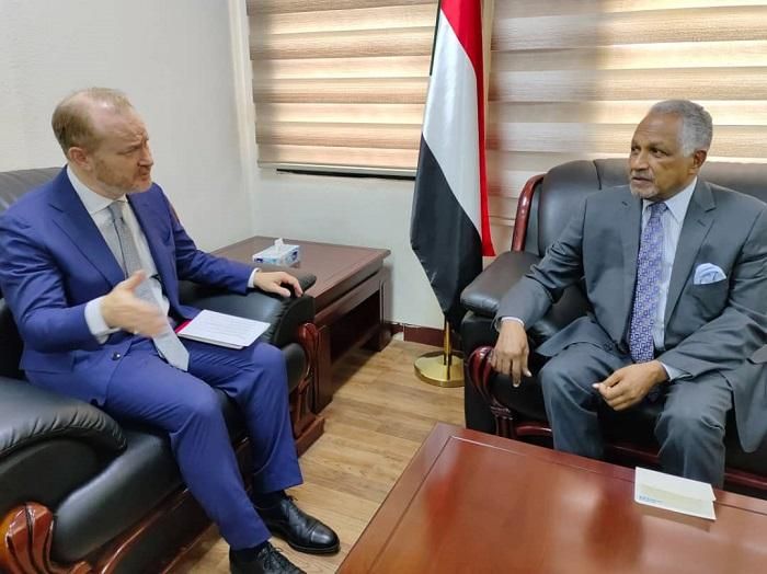 وكيل الخارجية يلتقي السفير الامريكي