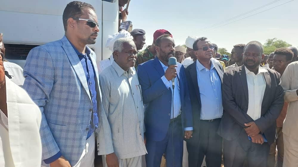 انسياب حركة المرور بطريق الفاشر نيالا بعد انهاء اعتصام زمزم